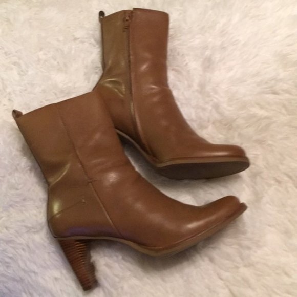 Gianni Bini Tan Leather Ankle Boots Size 9 NWOT - Picture 6 of 8